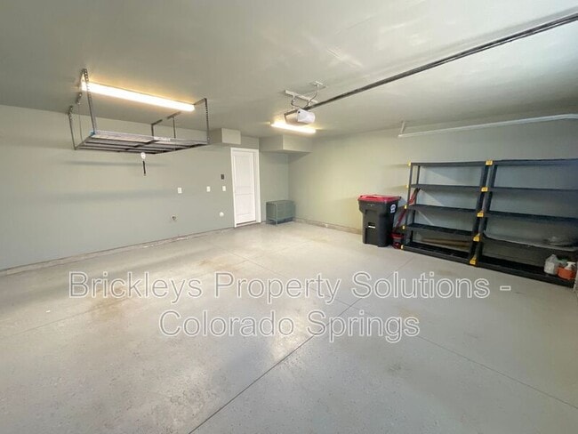 Building Photo - 7343 Rosa Belle Hts