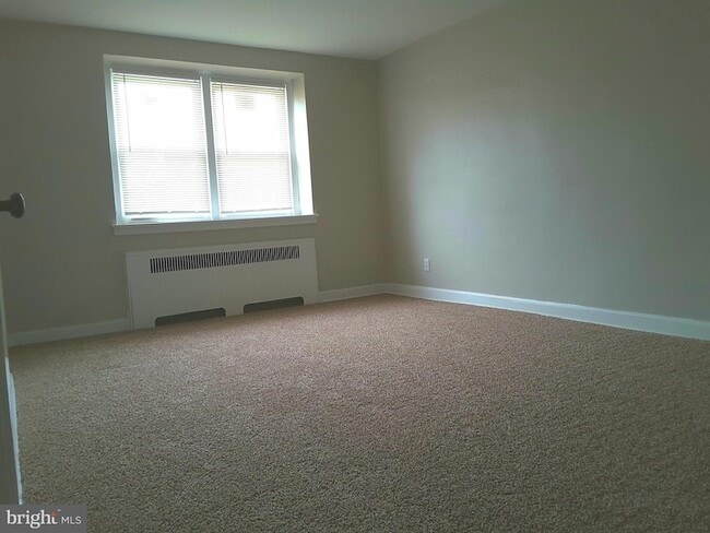 Building Photo - 1226 Hellerman St