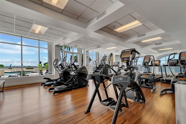 Building Photo - 848 Brickell Key Dr