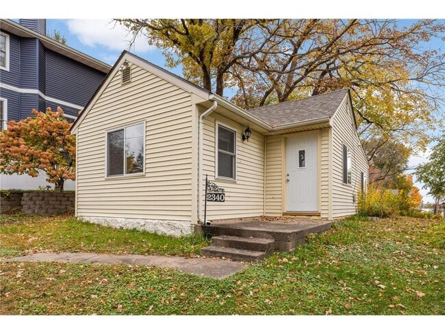 Building Photo - 2340 Ives Ln N