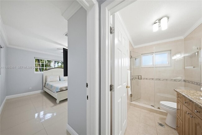 Building Photo - 300 NE 175th St