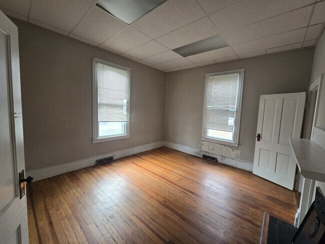 Building Photo - 212 E Capitola Ave