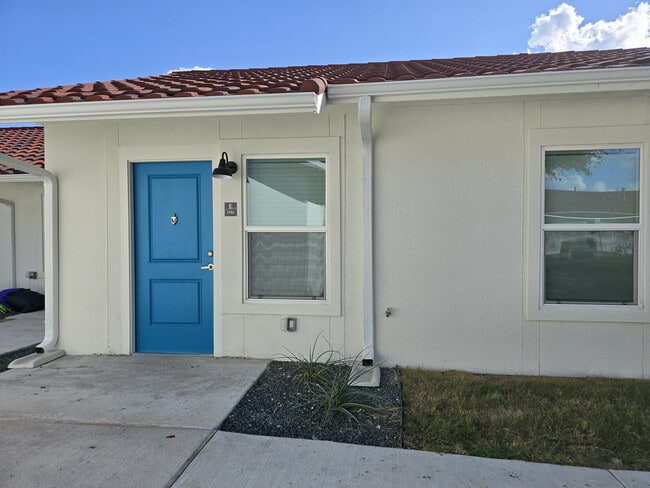 Building Photo - Millpond at Alice