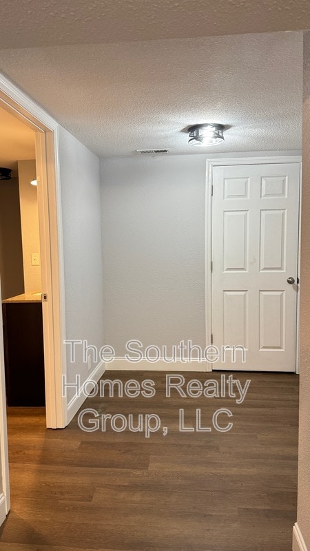 Building Photo - 2315 Clearwater Rd