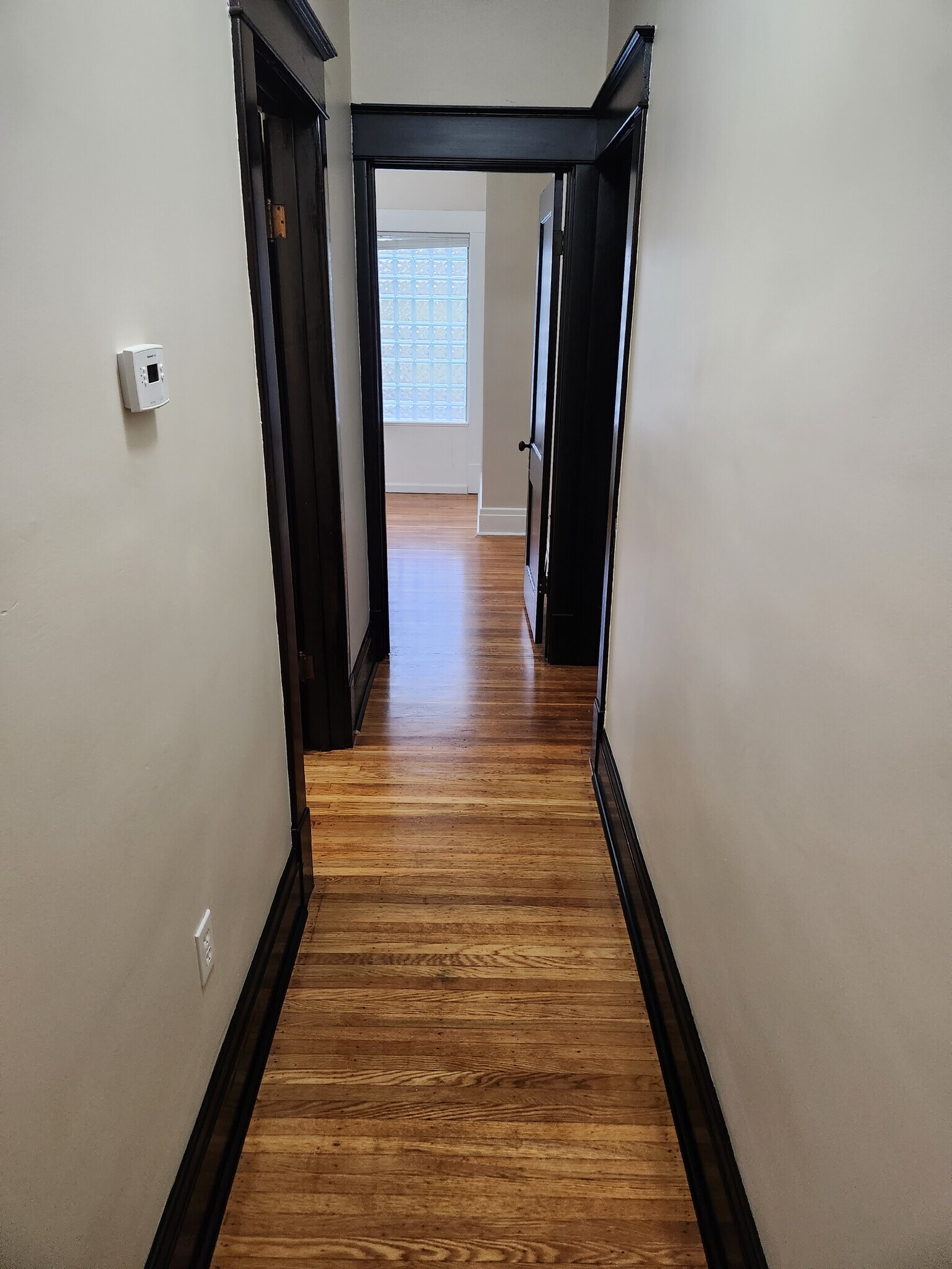 Building Photo - 17 Meriden St