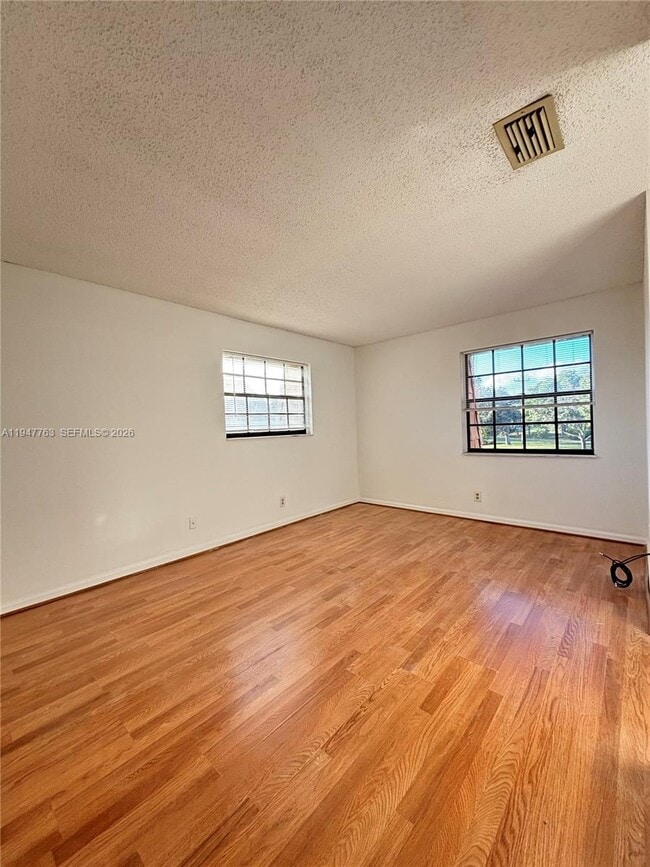 Building Photo - 4171 Oak Terrace Dr