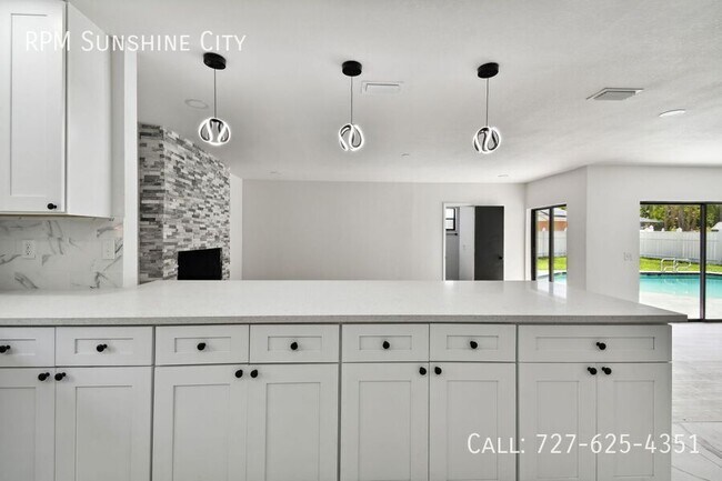 Building Photo - 4310 Columbus Way S