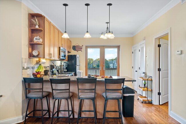 Building Photo - 2117 W Irving Park Rd