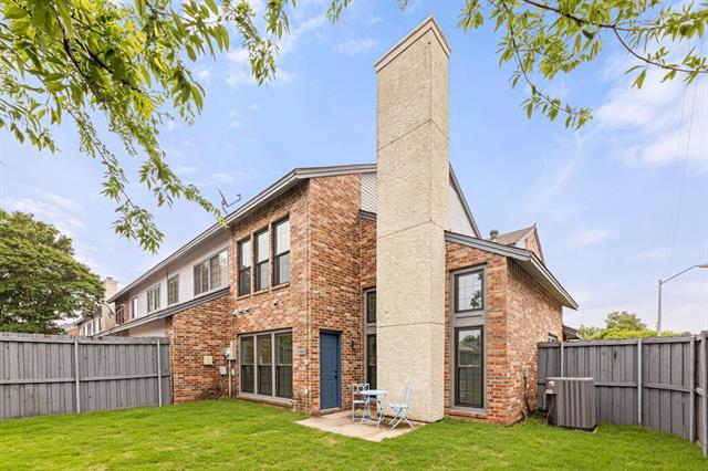 Building Photo - 3345 Devonshire Dr