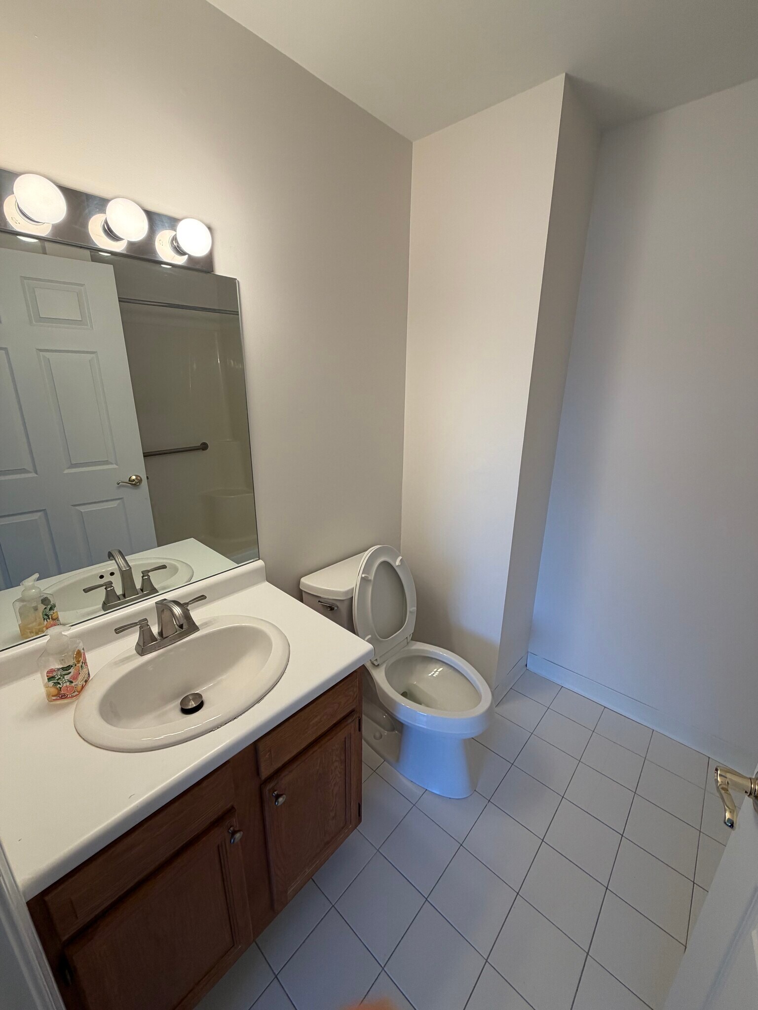 Building Photo - 332 Jamaicaway