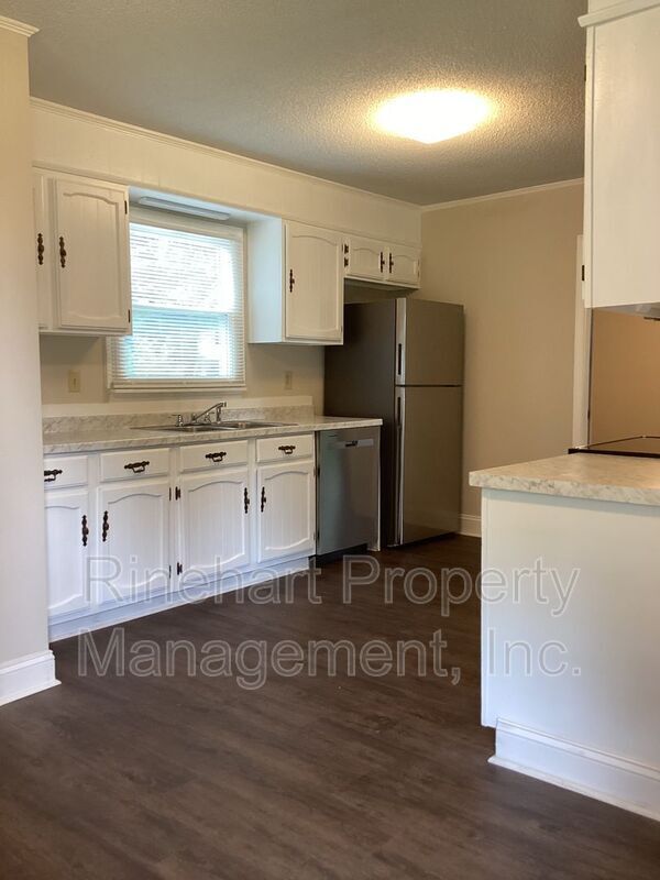 Building Photo - 760 Goudlock Rd