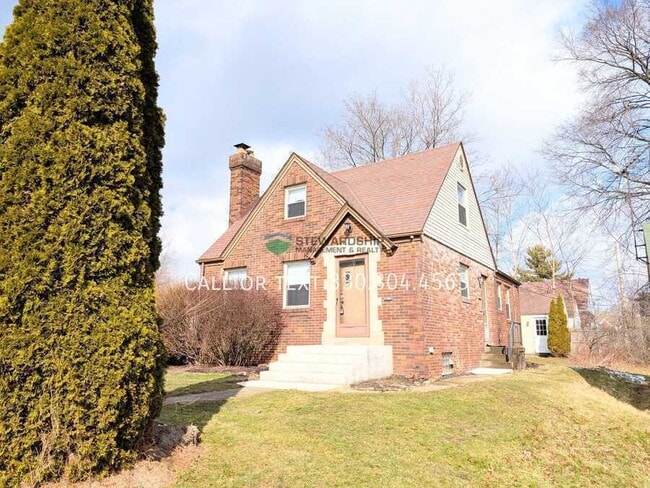 Building Photo - 1303 23rd St NE