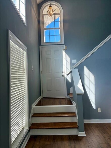 Building Photo - 510 Stanford Pl