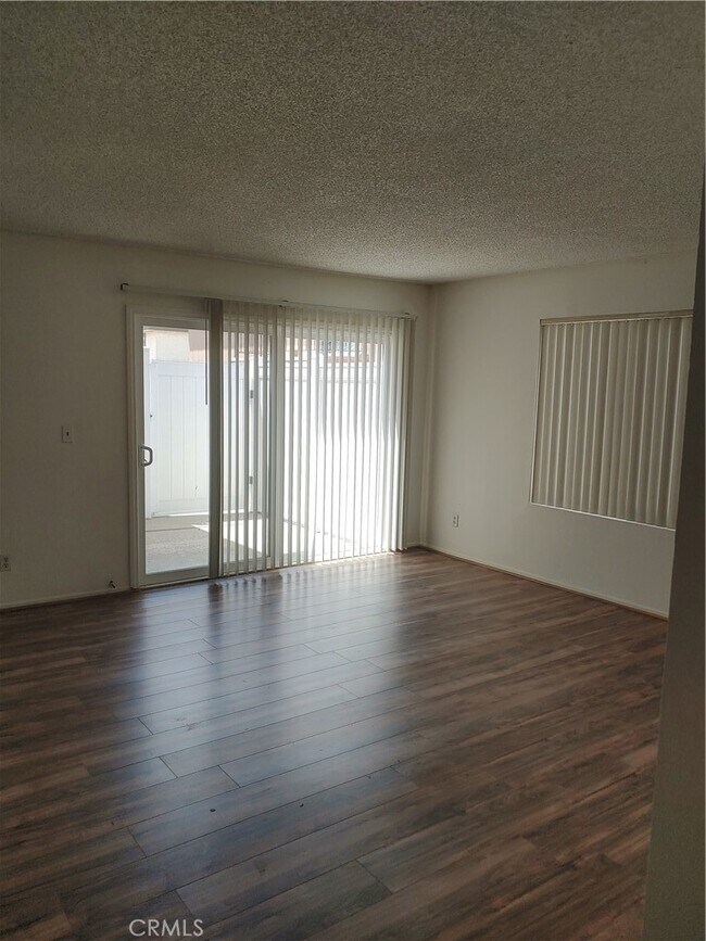 Building Photo - 16961 Green Ln