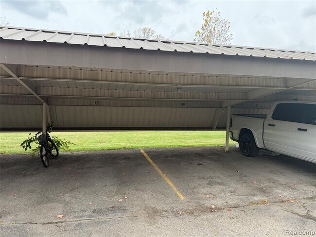 Building Photo - 32013 W 12 Mile Rd