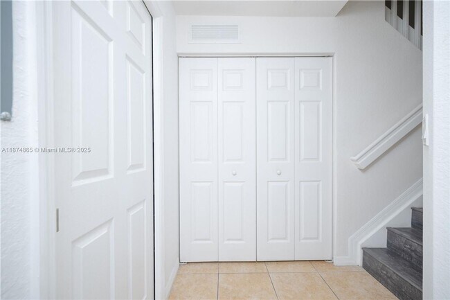 Building Photo - 10870 NW 88th Terrace