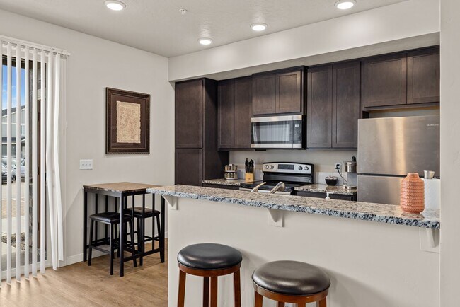 Building Photo - 7485 N Lucy Rose Ln