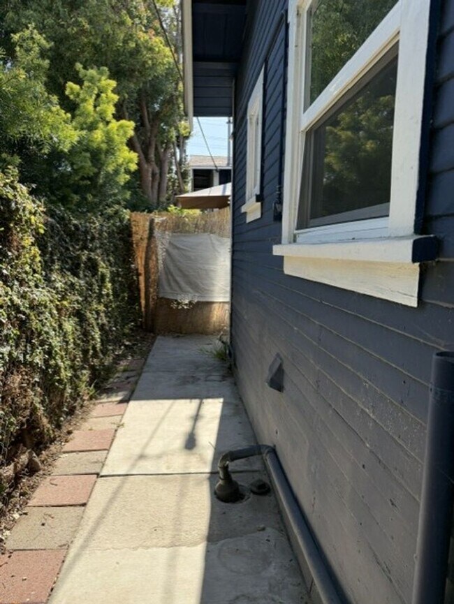 Building Photo - Jannsen Property