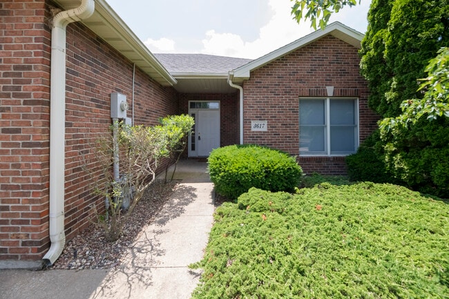 Building Photo - 3617 Augusta Dr