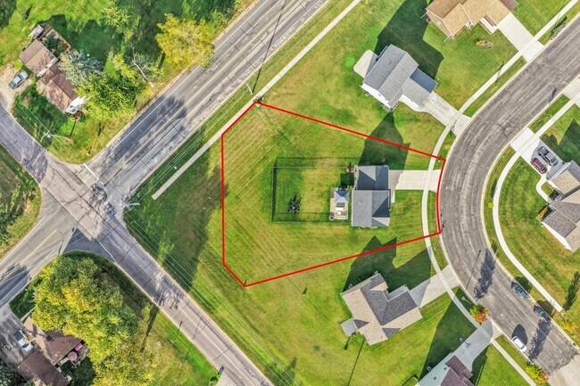Building Photo - 1631 Smith Ln