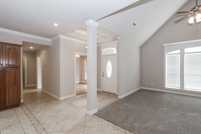 Building Photo - Stunning 3 Bedroom Home in Farmington