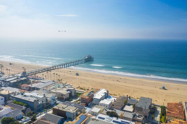 Building Photo - Luxury Living in Manhattan Beach