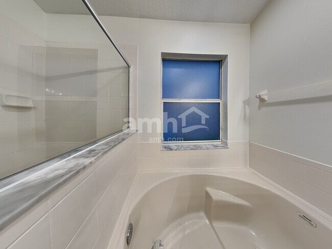 Building Photo - 197 Thornbury Dr