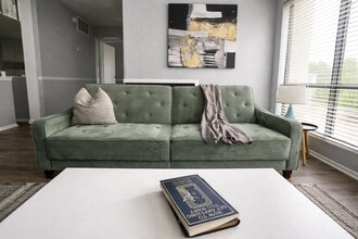 Building Photo - 505 N Rock Rd