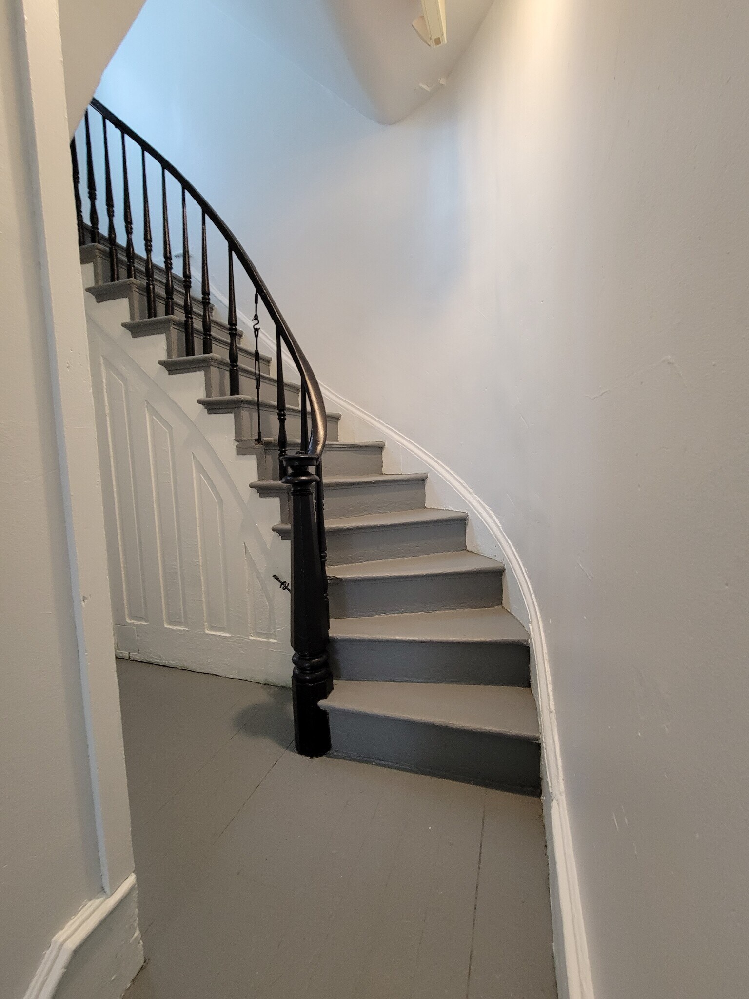 Building Photo - 1863 Frankford Ave