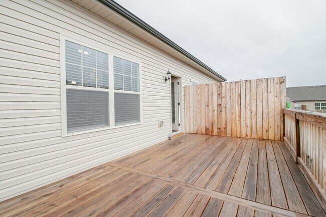 Building Photo - 180 Dundee Dr