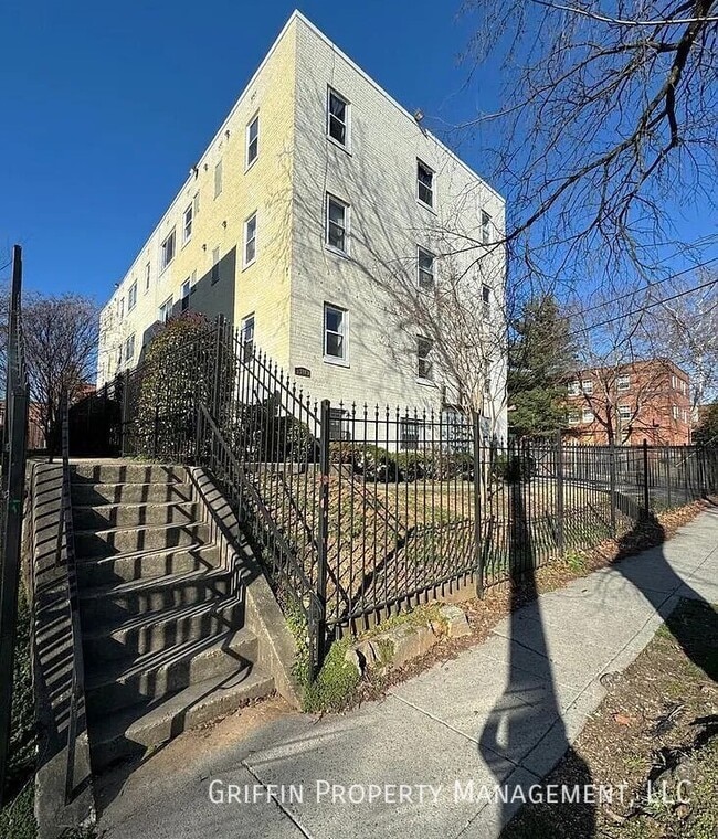 Building Photo - 1310 Congress St SE