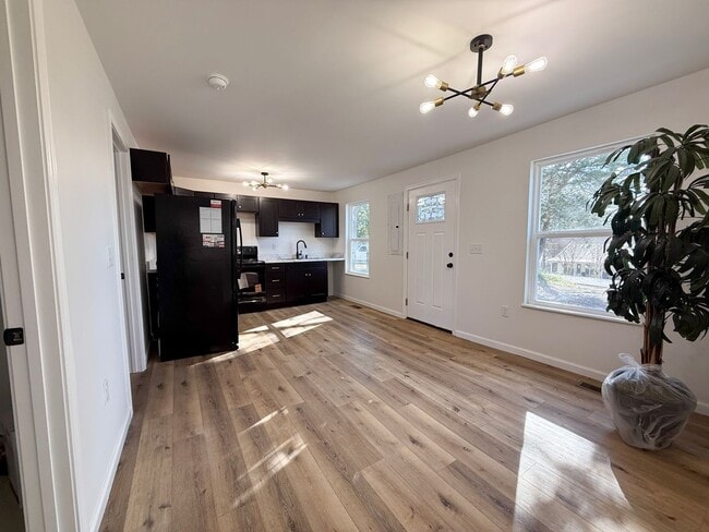 Building Photo - Cozy Newly Remodeled 2-Bedroom Single-Level Home Near TTU