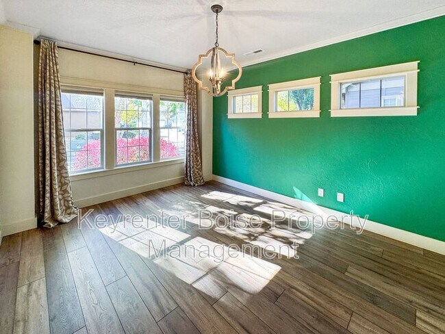 Building Photo - 998 E Shadow Creek Ln