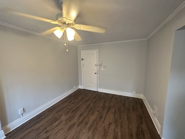 Building Photo - Virginia Apartments