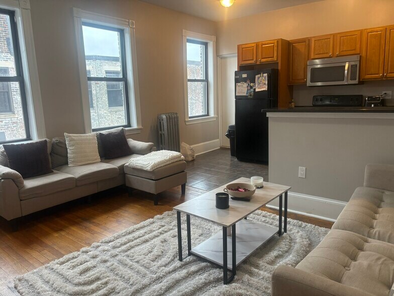 Building Photo - 1066 Commonwealth Ave