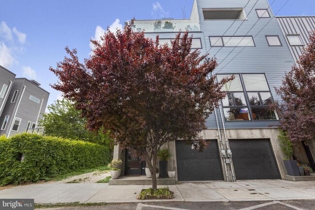 Building Photo - 1108 N Bodine St