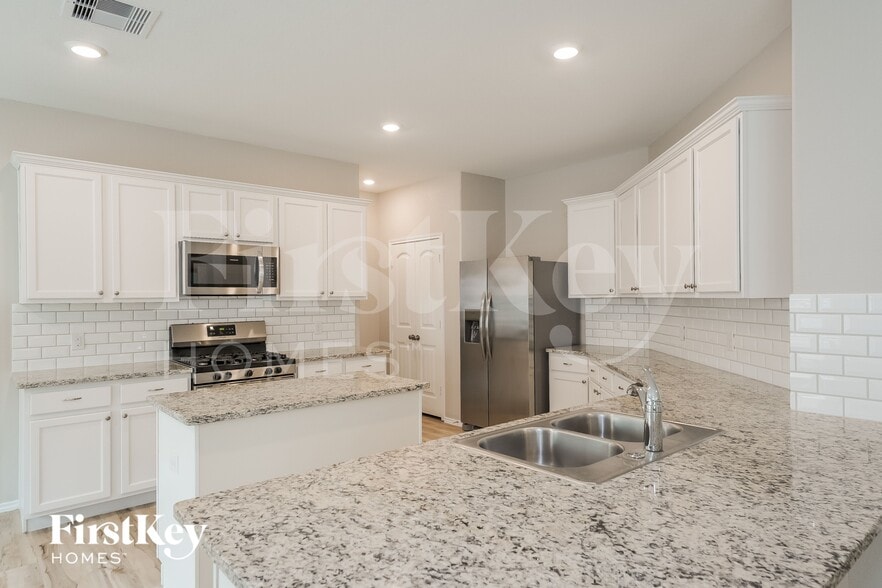 Building Photo - 3211 Calla Lily Trl