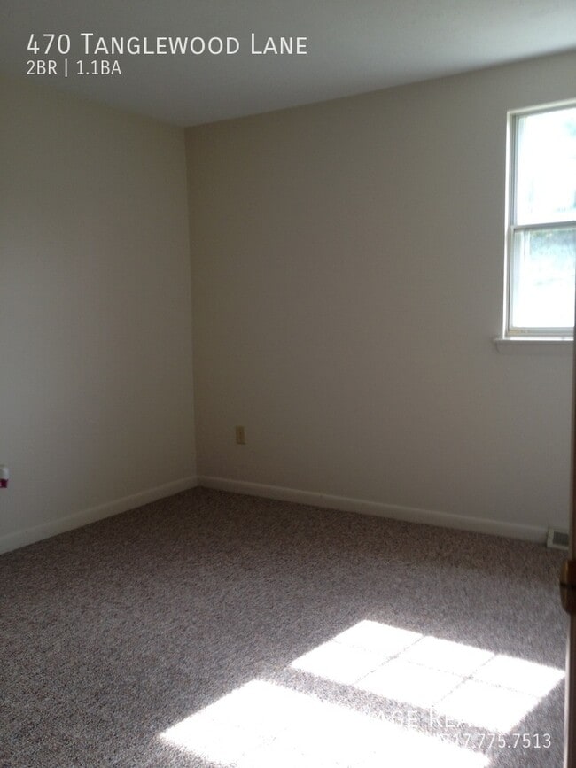Building Photo - 470 Tanglewood Ln