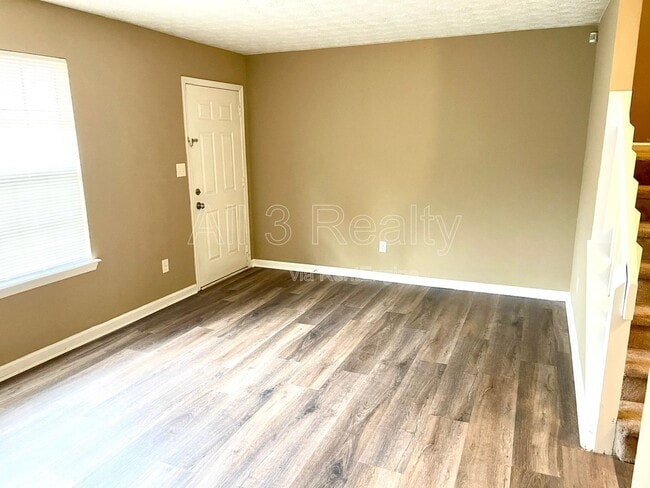 Building Photo - 145 Meadowbrook Ct