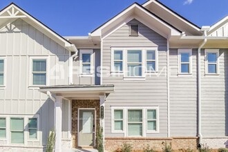 Building Photo - 3009 Faireno Pl