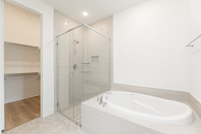 Building Photo - 30723 Grn Acrs Ct