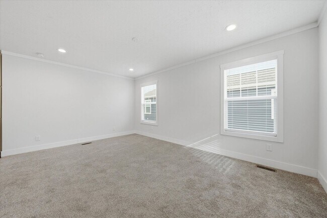 Building Photo - 3 Bed / 2 Bath Home in Hickory FOR RENT Pet Friendly! Unit 21