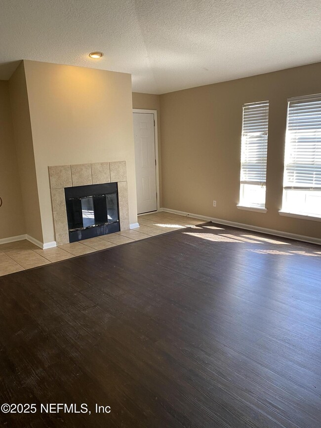 Building Photo - 218 Jardin De Mer Pl