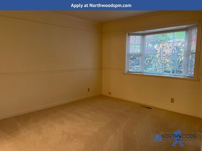 Building Photo - 518 Girard Cir