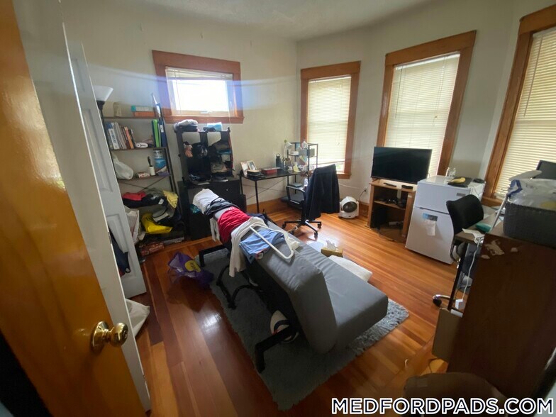 Primary Photo - 30 Adams St