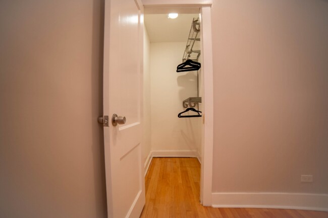 Building Photo - 2923 N Whipple St