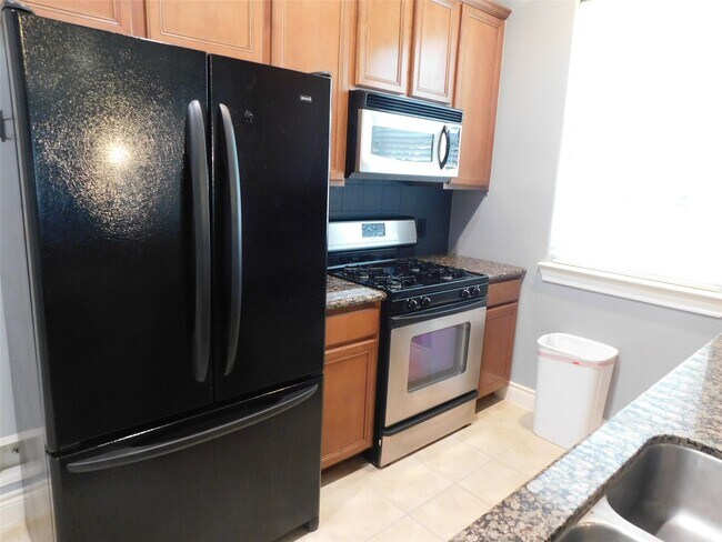 Building Photo - 2615 Starboard Point Dr