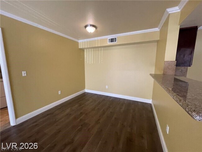 Building Photo - 1150 N Buffalo Dr