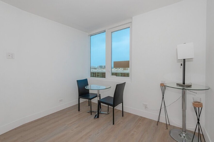 Building Photo - 2301 Collins Ave