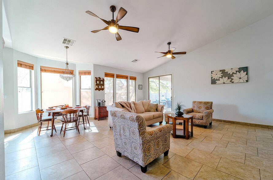 Building Photo - 1549 E Judi Pl